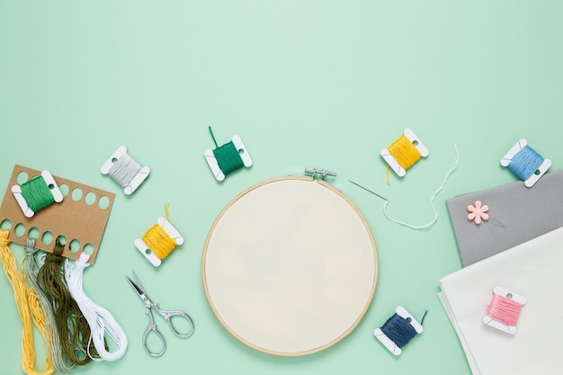 Zestaw do haftu w pastelowych kolorach